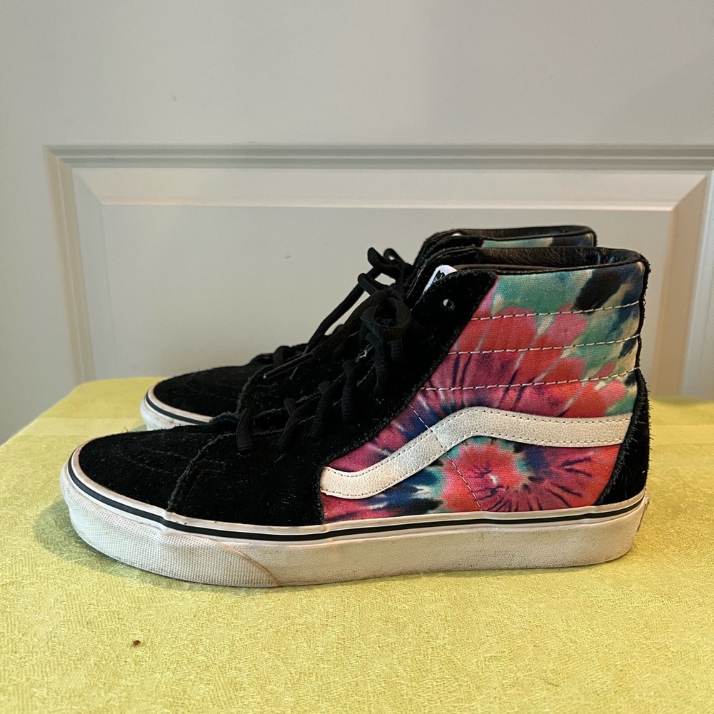 Vans Black and Multicolor High-Top Sneakers. Size 10